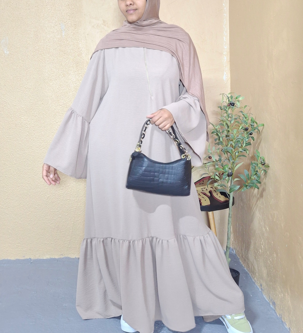 HALIMA ABAYA
