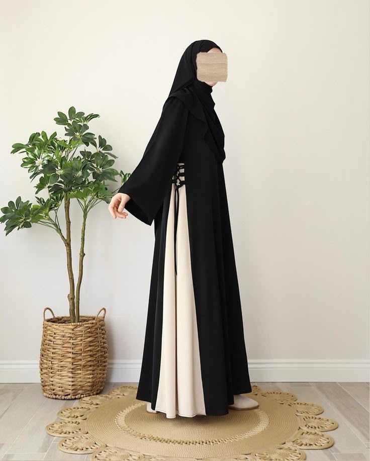KHAWLA ABAYA